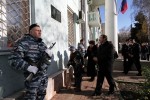 В городе Батайске полицейские установили мемориальную доску в память о погибшем сотруднике